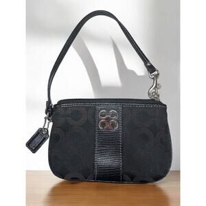 Coach 47497 Madison Op Art Signature Wristlet